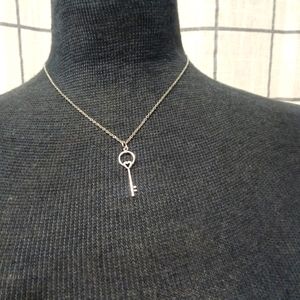 VINTAGE Key Necklace NWT